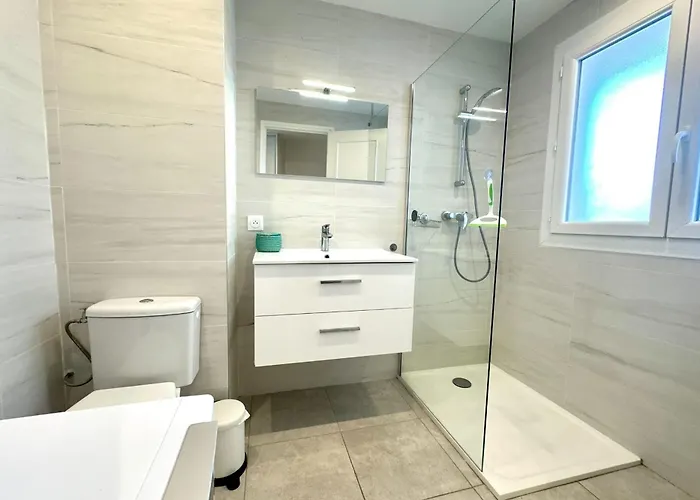 Cozy With Terrace In Appartement