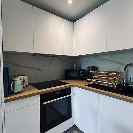 Apartman Cozy With Terrace In *