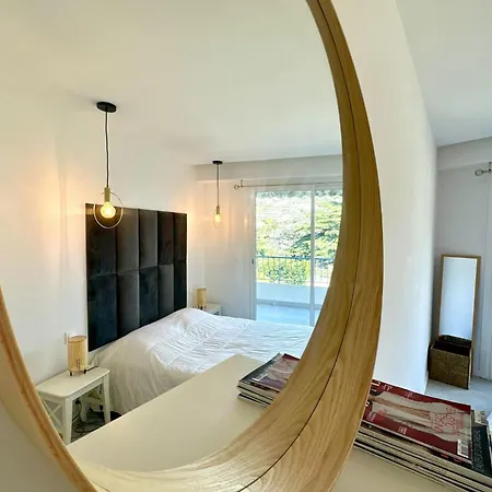 Cozy With Terrace In * Cannes