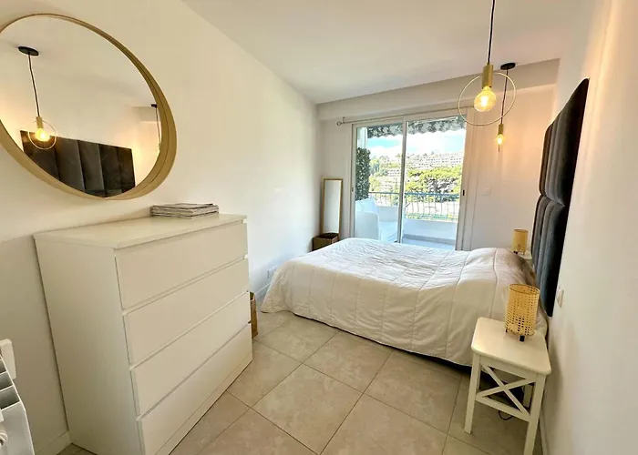 Cozy With Terrace In Appartamento Cannes