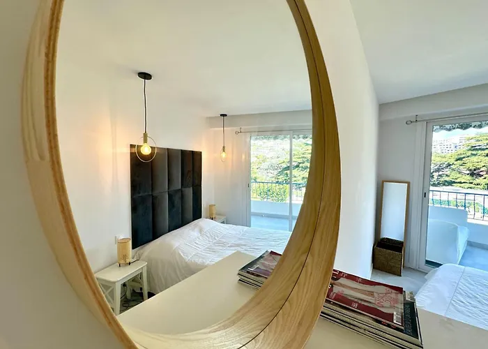 Cozy With Terrace In * Cannes